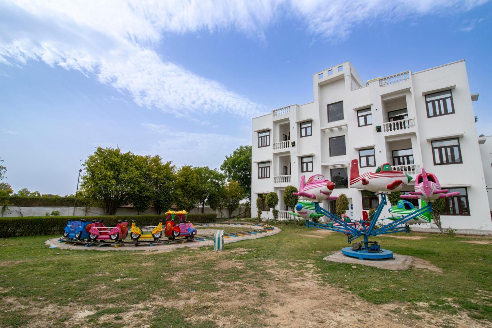 Elegance Resort Vrindāvan 외부 사진
